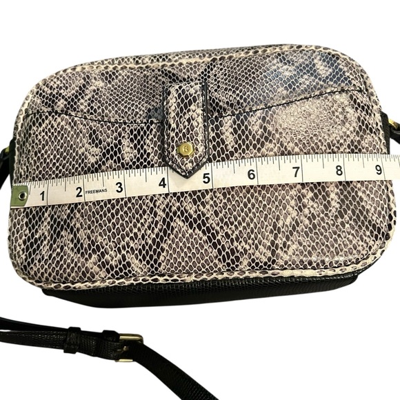G.I.L.I. Got It. Love It. snakeskin print leather crossbody purse. - Picture 7 of 7